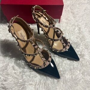 Valentino Garavani Black Patent Pointed Rockstud Strappy Pumps